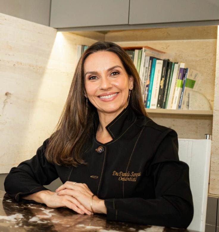 Retrato de Dra. Daniela Sampaio Carvalho Clark